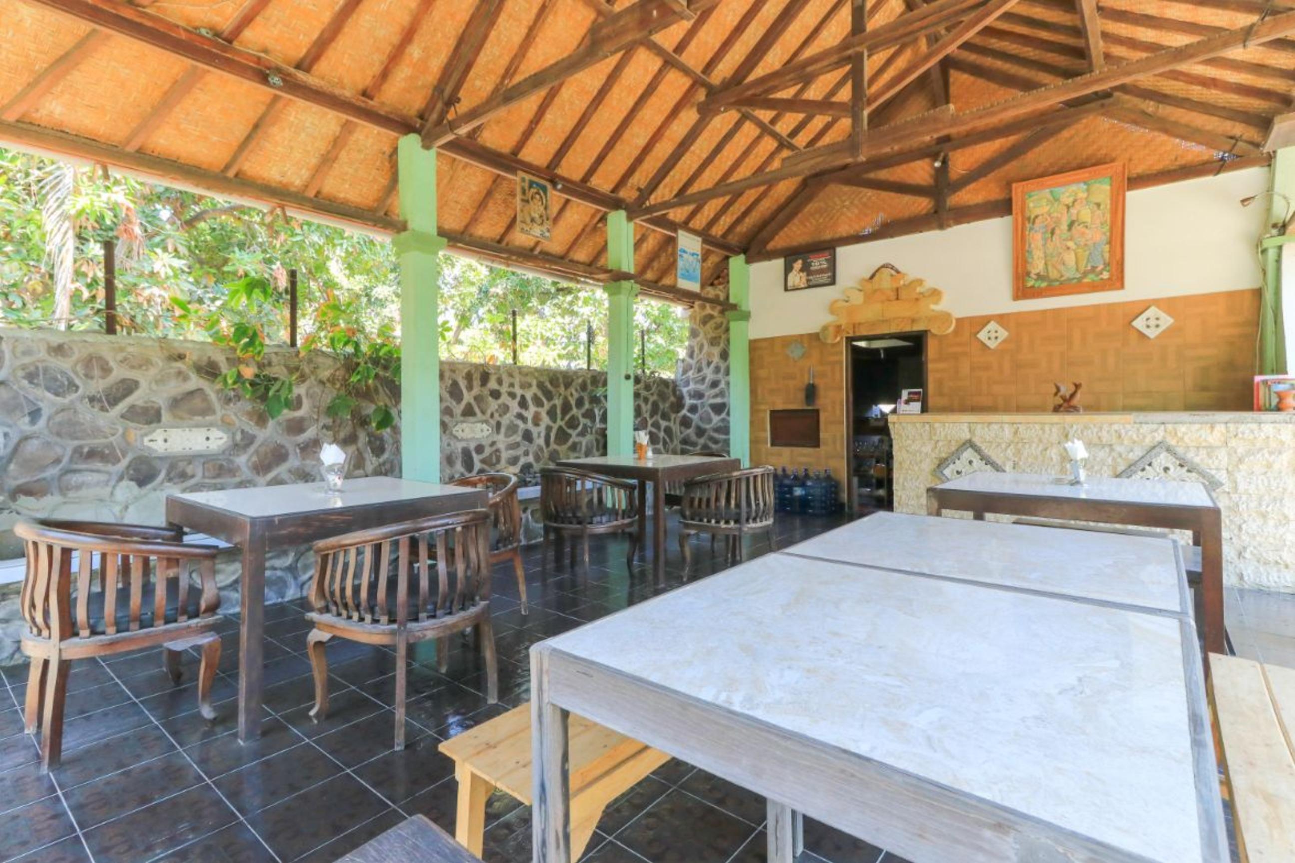 Hotel Tara Bar & Resto Air Sanih Kubutambahan  Eksteriør billede