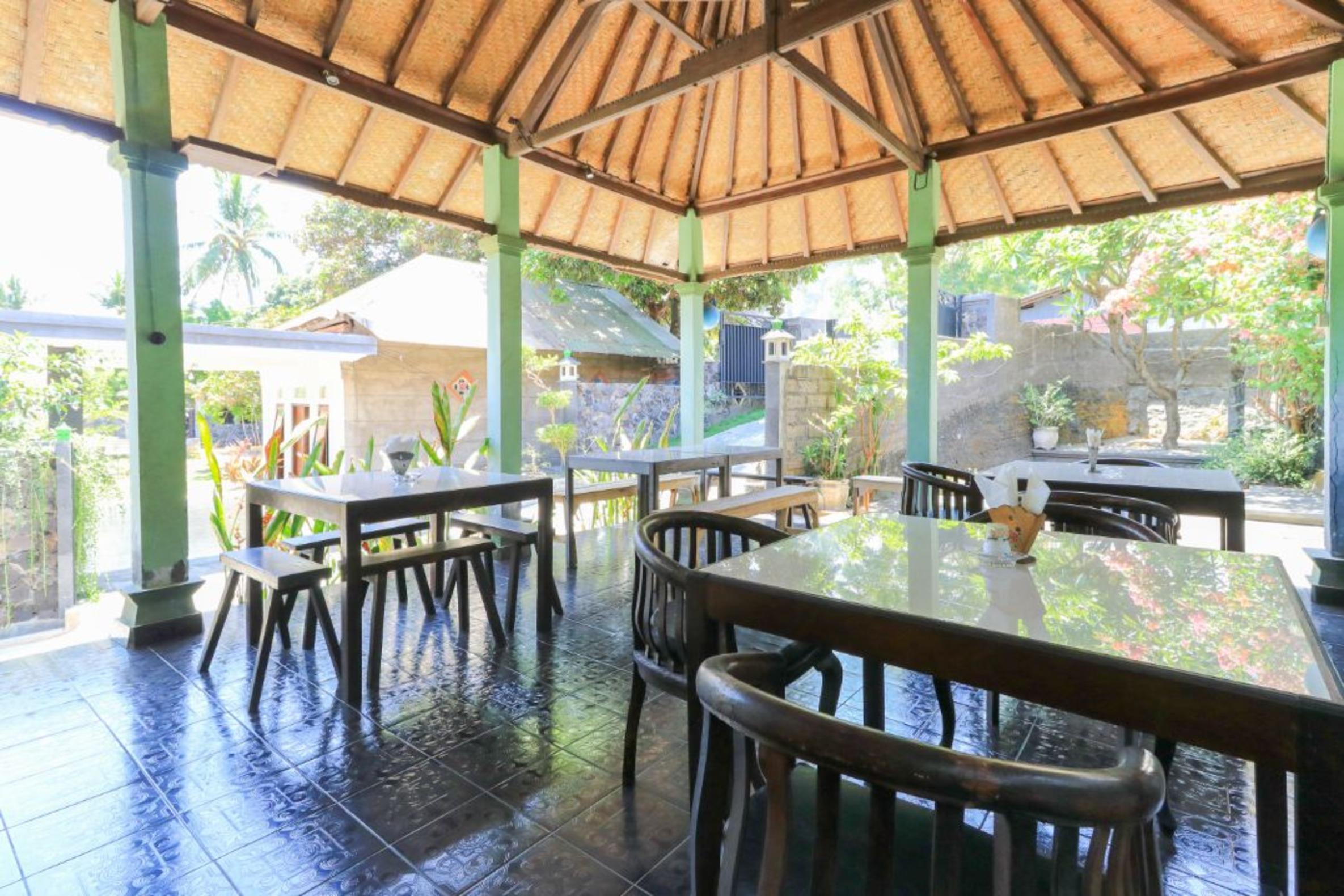 Hotel Tara Bar & Resto Air Sanih Kubutambahan  Eksteriør billede