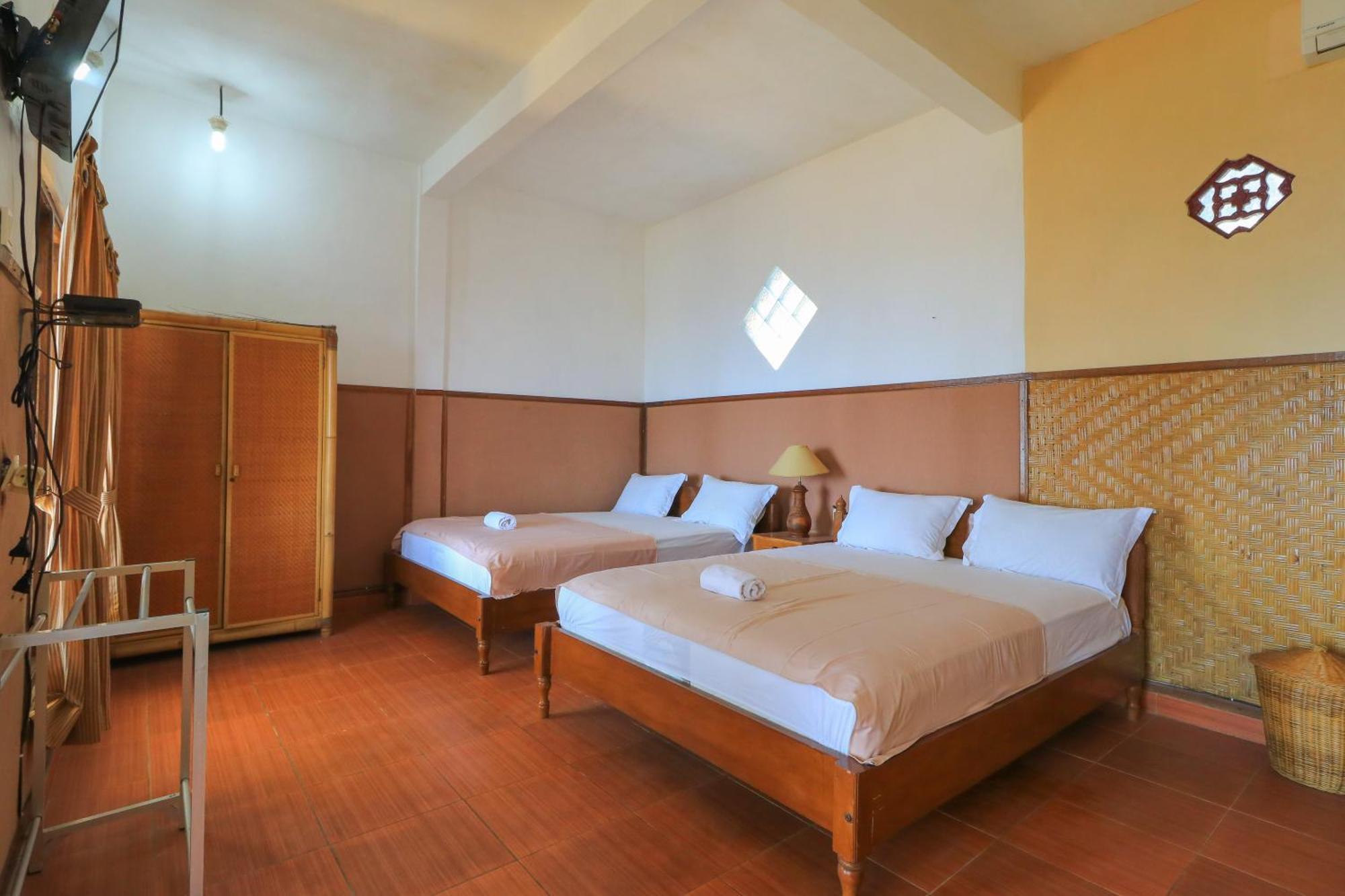 Hotel Tara Bar & Resto Air Sanih Kubutambahan  Værelse billede