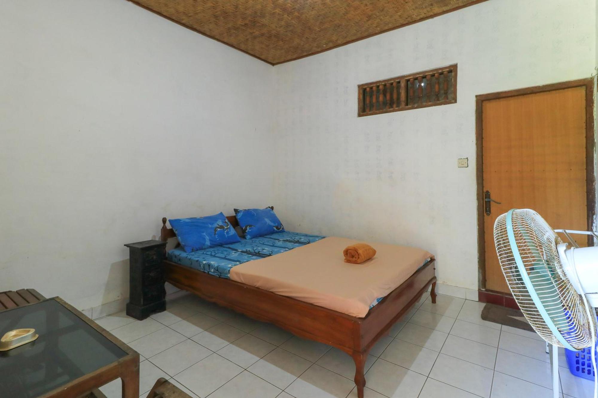 Hotel Tara Bar & Resto Air Sanih Kubutambahan  Værelse billede